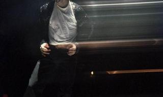 当年迈克尔杰克逊抵抗地心引力的舞蹈,被人们称之为什么舞 迈克尔杰克逊月球漫步